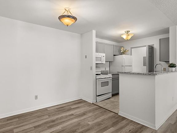 5th image of 6178 WESTGATE DRIVE #101