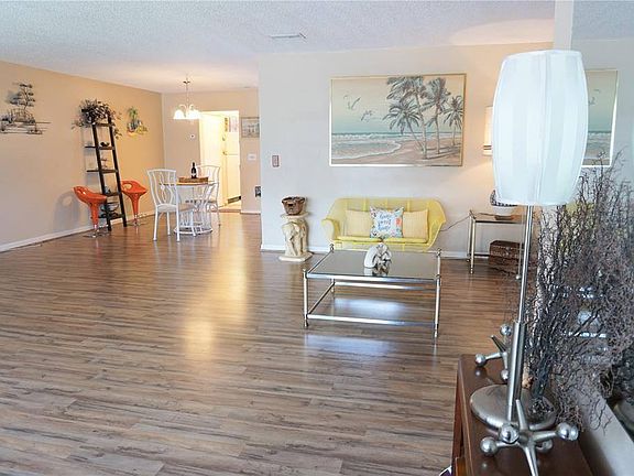 4th image of 5750 80th St N Unit A307