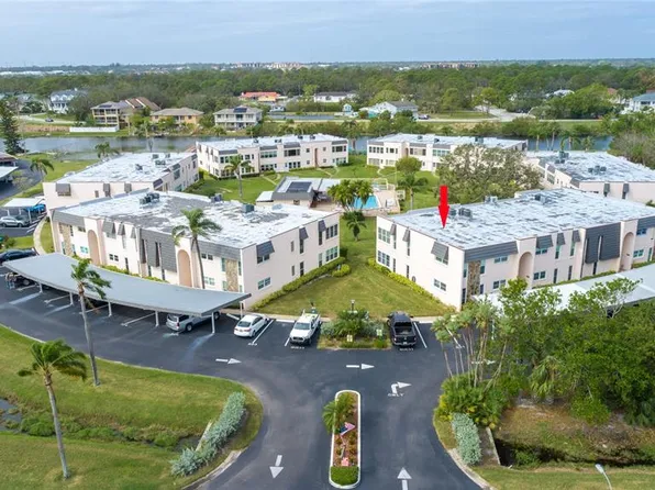 201 FERNWOOD CIRCLE #201, SEMINOLE, FL 33777