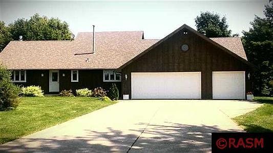 1st image of 22285 Lakewood Dr