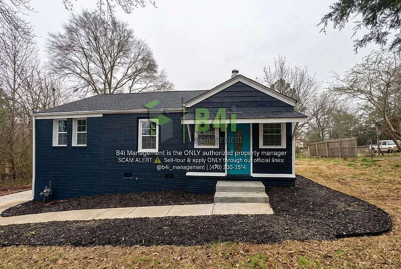 4 bed, 2.0 bath, 1734 sqft, $2,000 — Photo 1