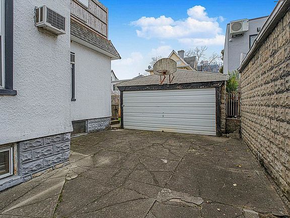 2nd image of 1754 E 22nd St