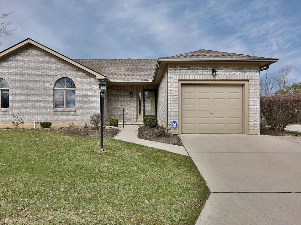 1st image of 372 Castle Pines Dr