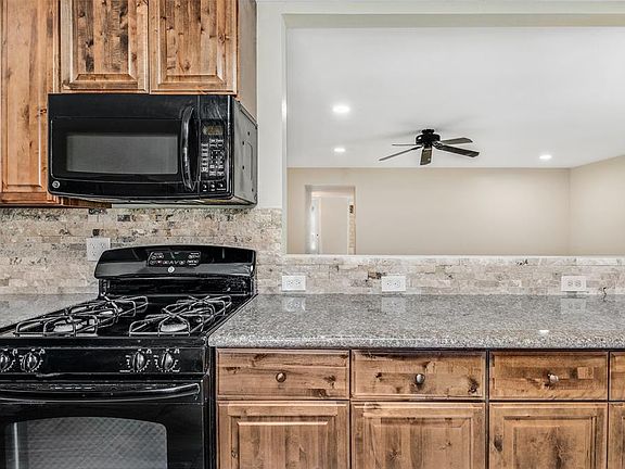 4th image of 3806 Quitman Dr