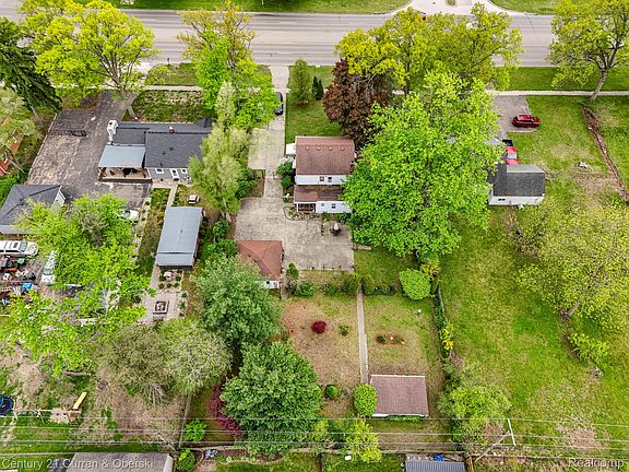 4th image of 24700 Goddard Rd