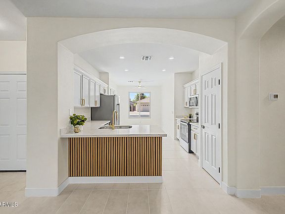 3rd image of 14204 W WELDON Avenue W