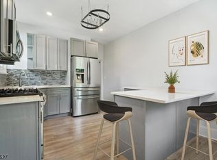 137 Sanford St, East Orange, NJ 07018