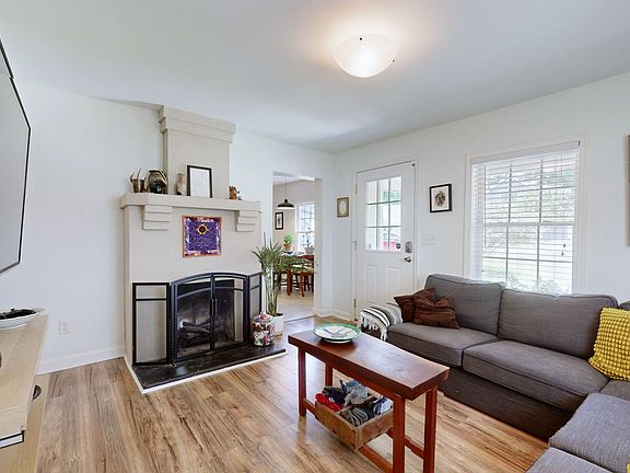 3rd image of 105 Newell Ave