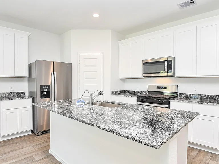2720 Bryan Grove Ln — Photo 12