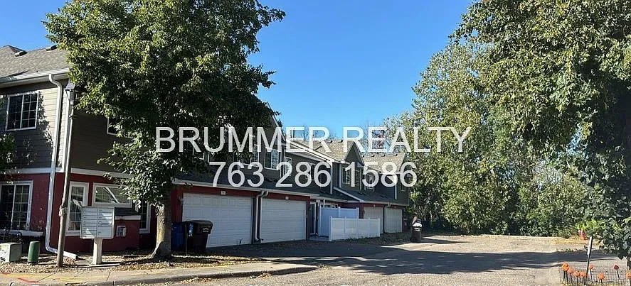 3 bed, $2,150 — Photo 3
