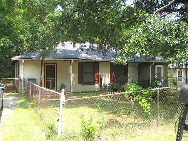 1st image of 687-689 Beaumont Ave