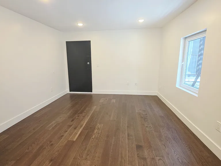 195 Bay St #1A — Photo 5