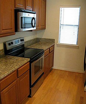 3rd image of 2407 Stutz Dr #B3