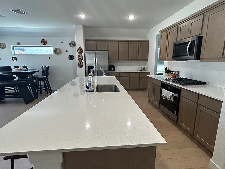1806 Balfour Bnd — Photo 8