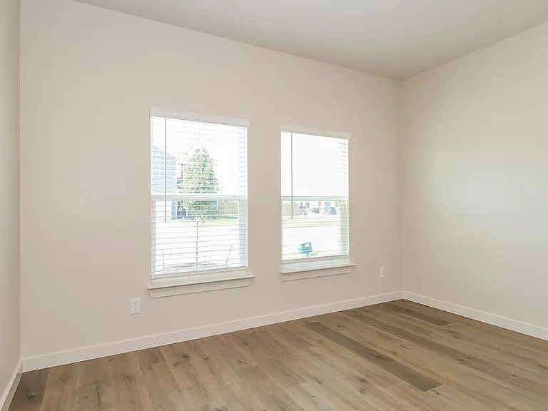 1505 Woodwinds Dr — Photo 16