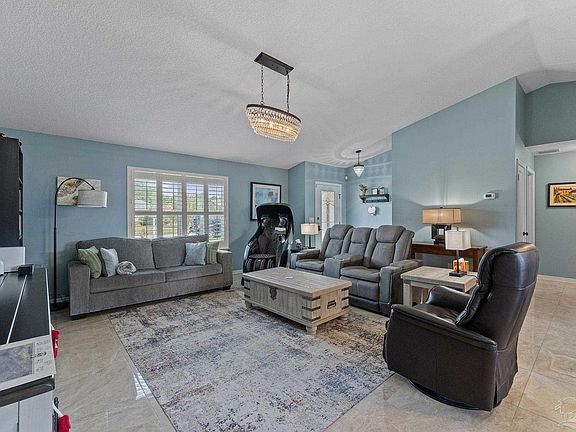 5th image of 12159 Sage Ave