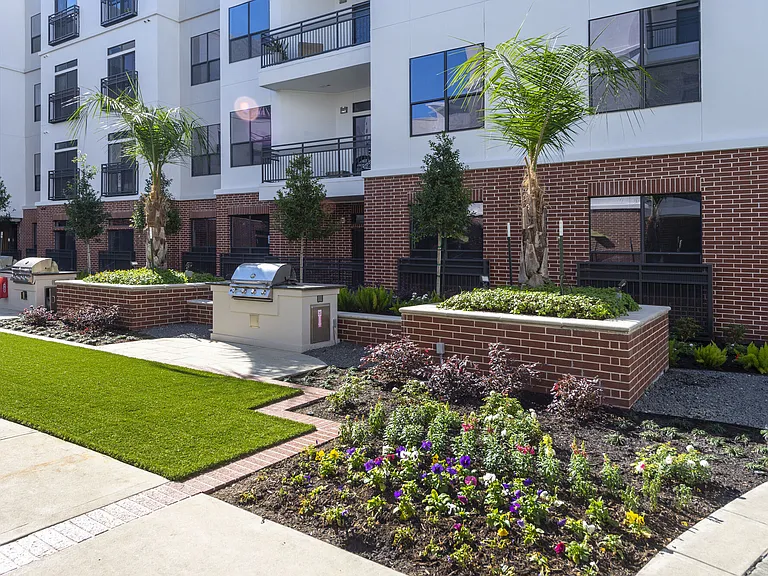 Instrata Upper Kirby — Photo 42