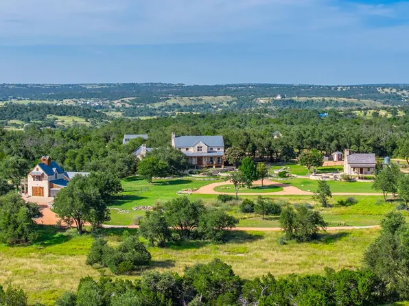 1400 Arbor Ridge Rd, Fredericksburg, TX 78624