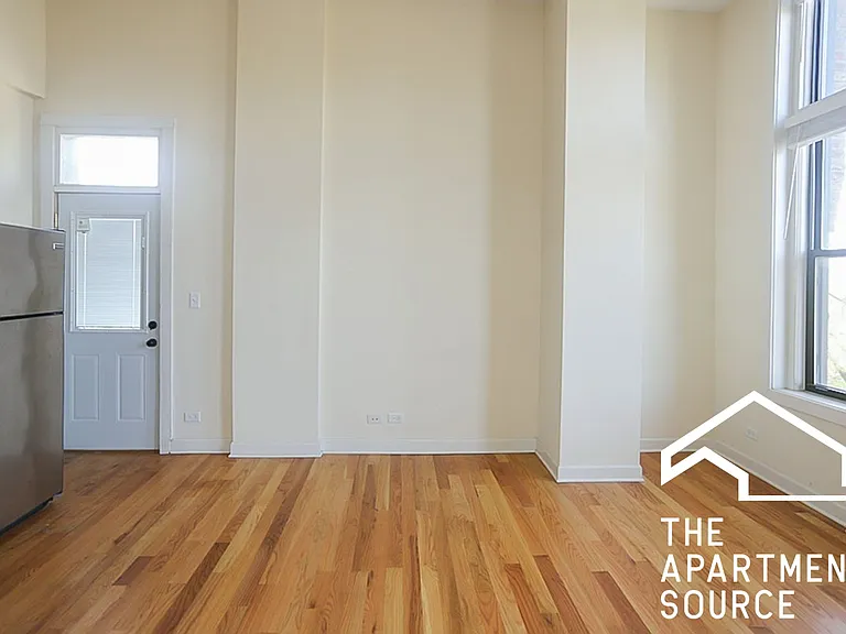 2950 N Racine Ave #3 — Photo 3