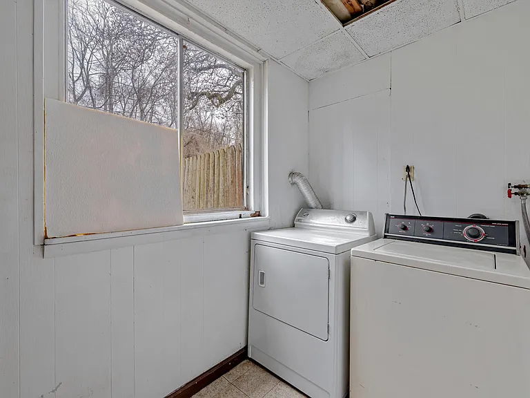 225 Thompson Run Rd — Photo 11