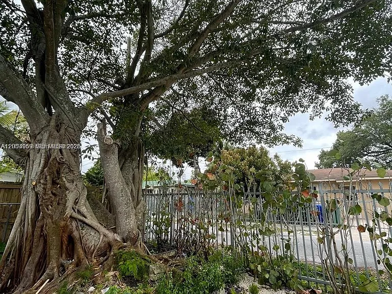 6344 NW Miami Pl — Photo 27