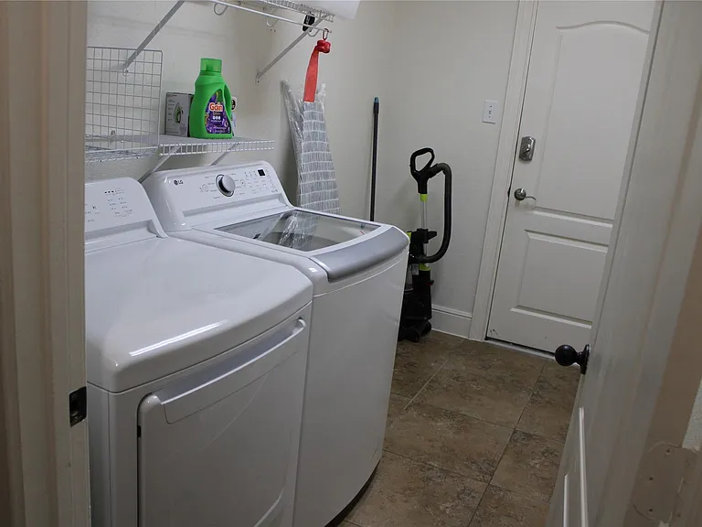 130 E Lasting Spring Cir — Photo 28