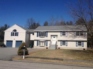 2 Woodcrest Cir, Billerica, MA 01821