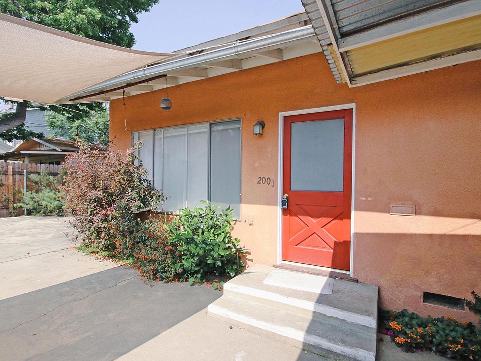 1st image of 200 S Parkwood Ave