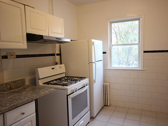 5th image of 2 Saint Pauls Ave #2