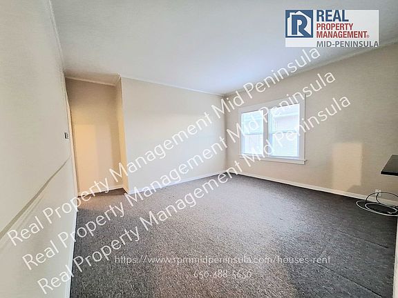 2nd image of 1055C Grand Ave