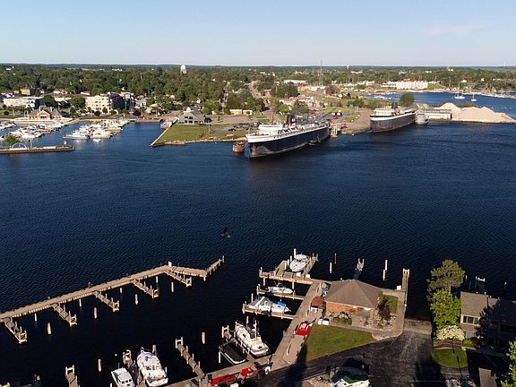 2nd image of 98 Harbor Dr #12