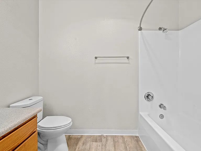 Chinook Way Apartments — Photo 54
