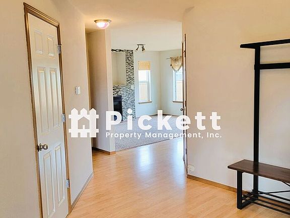 3rd image of 2990 NE Mercer Ct