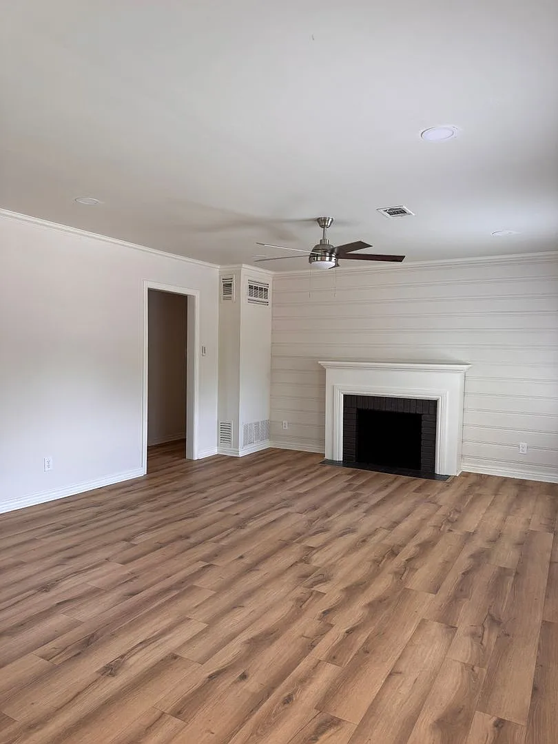 Beautifully Remodeled 3 Bedroom Home — Photo 2