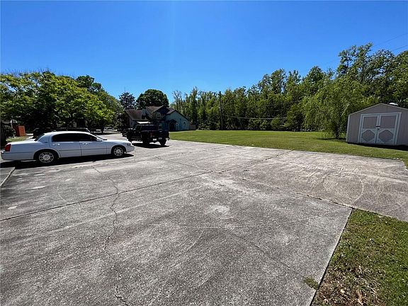 2nd image of 1016 Greenspoint Dr Unit 1016