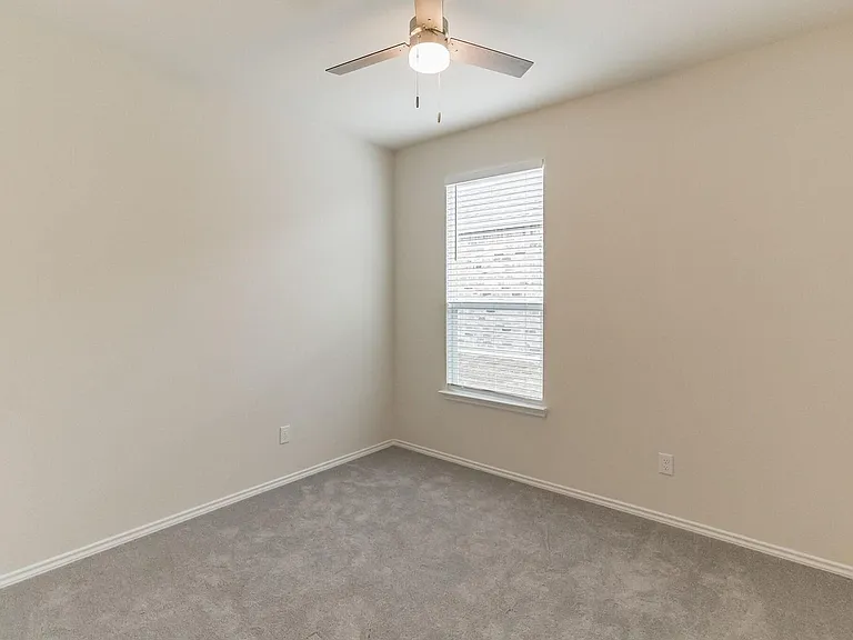 804 Cormorant St — Photo 18