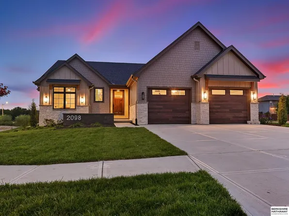 2098 182nd Avenue Cir, Elkhorn, NE 68022