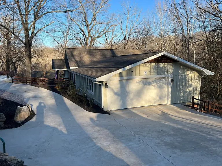Almand Dr — Photo 43