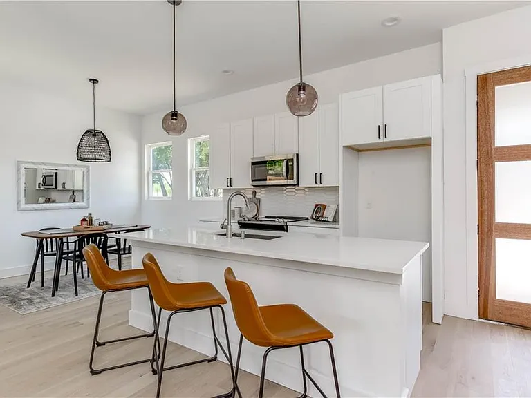 4800 Vinson Dr #B — Photo 10
