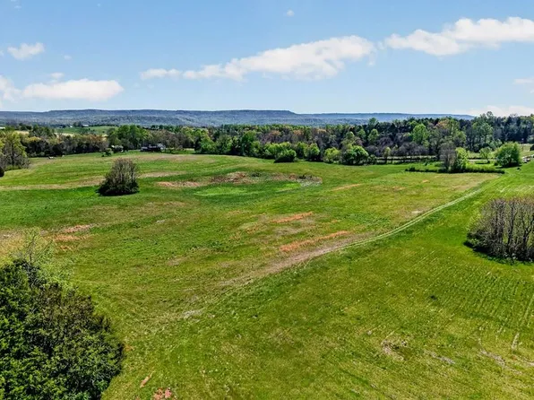 5 Plum Creek Rd, Sparta, TN 38583
