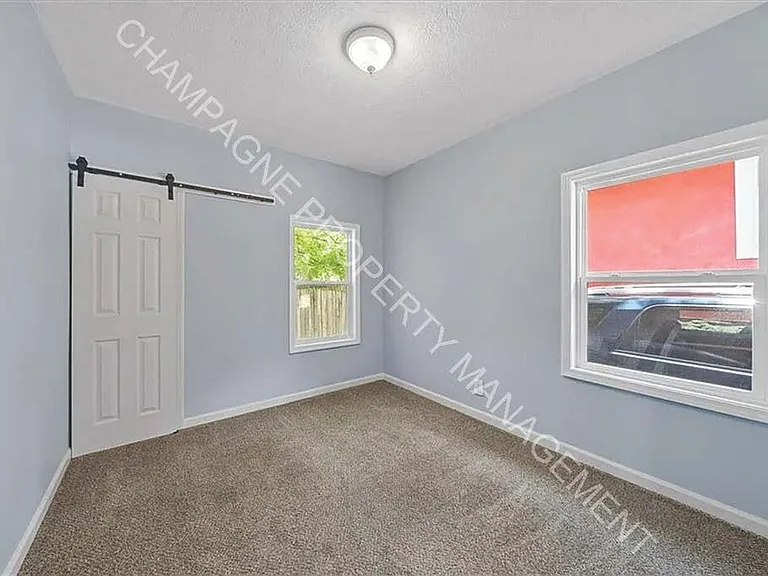 2454 Cypress Ave — Photo 11