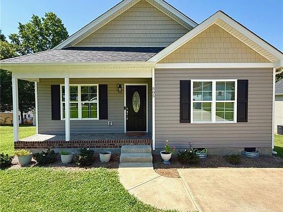 3rd image of 505 Sycamore Cir