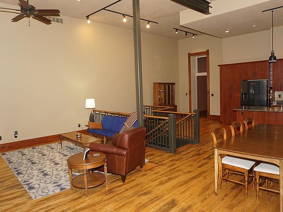 5th image of 1105 N Court St APT 104