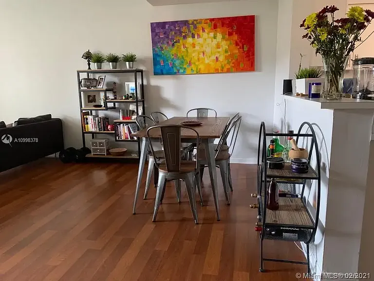 1001 Sorrento Dr — Photo 2