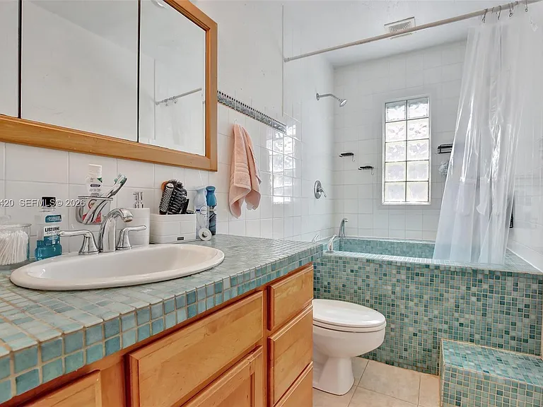 1523 Dewey St — Photo 23