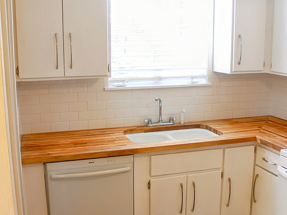 3rd image of 4258 N 15th Dr
