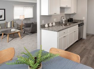 1212 Crosstown Blvd #11223719, Chaska, MN 55318