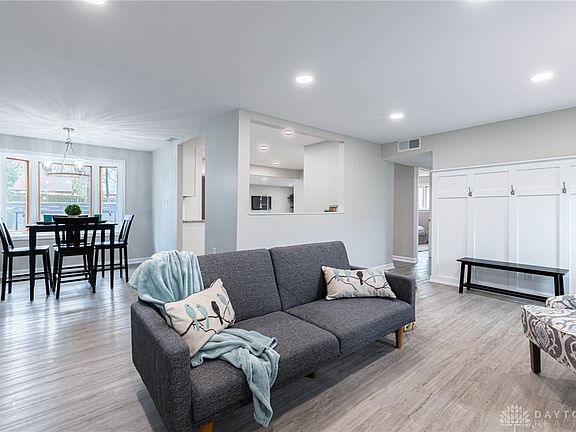 5th image of 3858 Kenwick Dr
