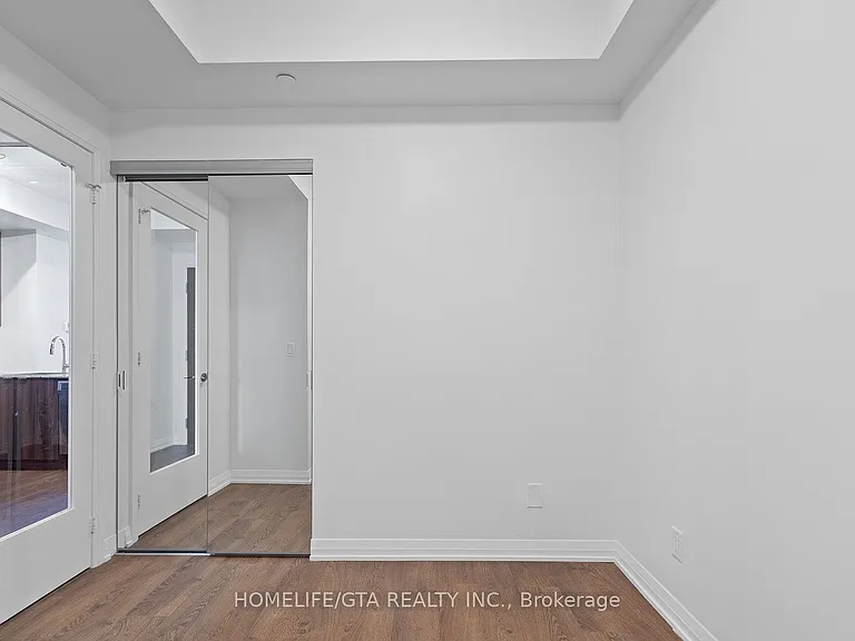 101 Erskine Ave #420 — Photo 11