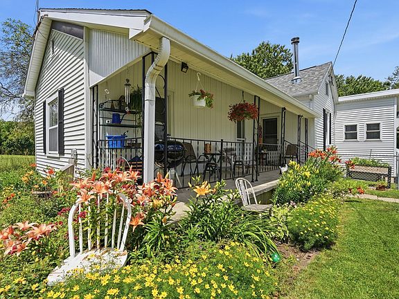 2nd image of 936 William St